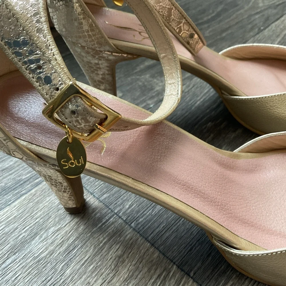 Soul Naturalizer Gold Ankle Strap Sandals Women’s Open Toe Dress Heels Size 8 - Picture 4 of 6